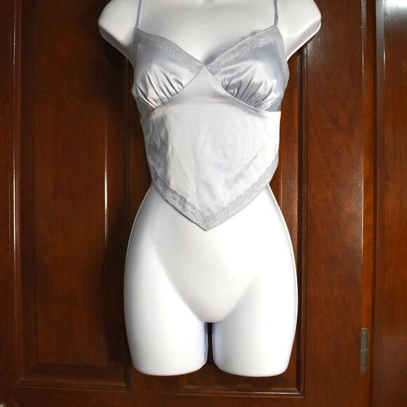 Brooklyn Karma Blue Satin Cropped Lace Trim V Neck Strappy Blouse Size Medium - Picture 2 of 12